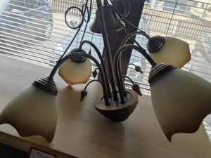Lampe lusteri razne