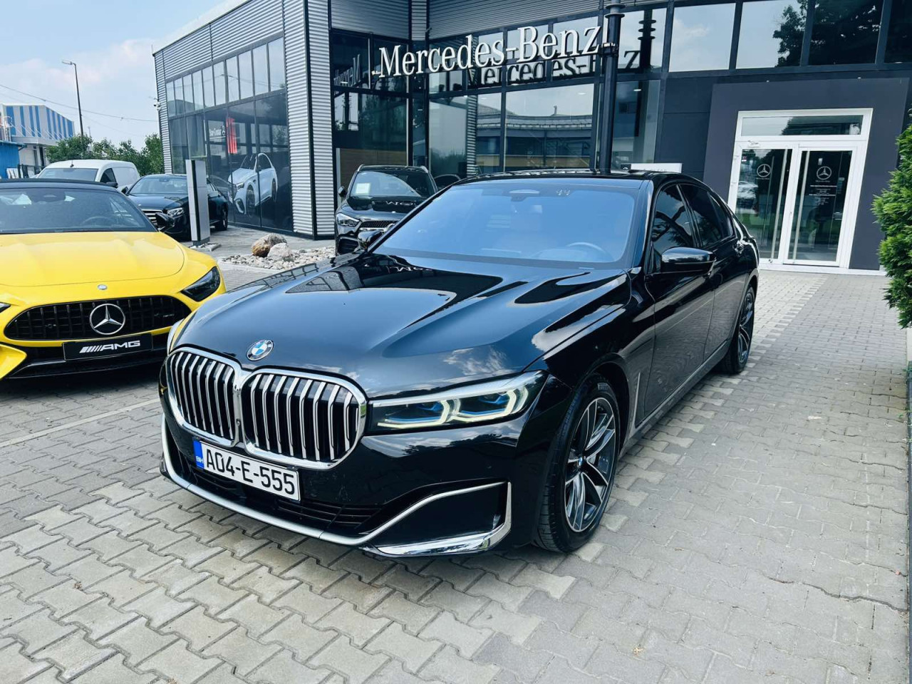 BMW 750i xDrive M - FULL Oprema