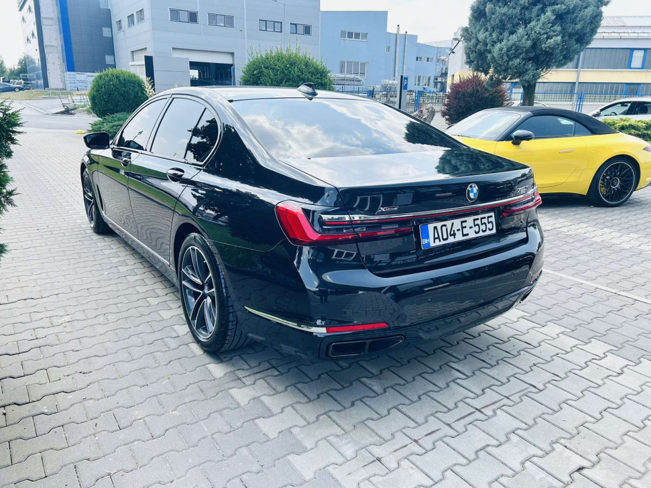 BMW 750i xDrive M - FULL Oprema