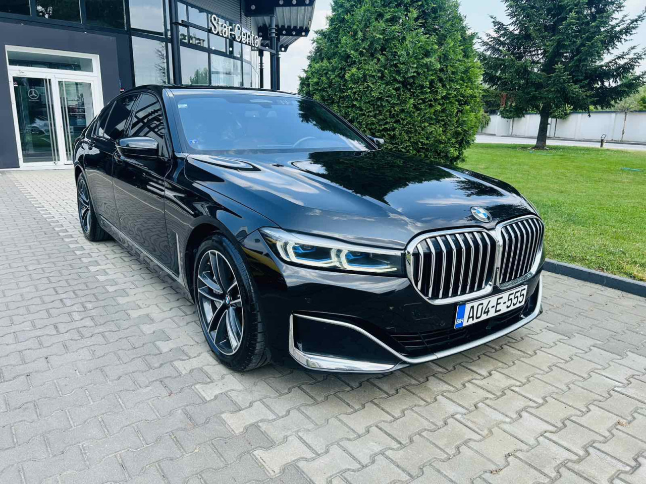 BMW 750i xDrive M - FULL Oprema