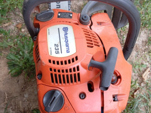 Motorka Husqvarna 235