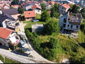 Kuća Novo Sarajevo Vraca moze auto u racun citaj pod detaljno