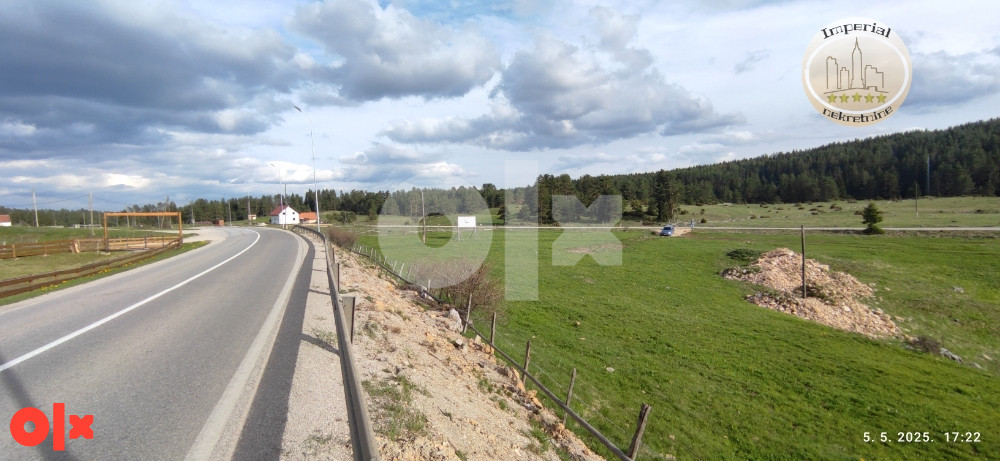Zemljište Ravna Romanija, 4000 m2, odmah uz reg. put Sarajevo- Bg