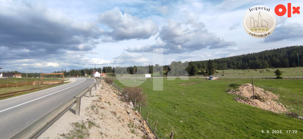 Zemljište Ravna Romanija, 4000 m2, odmah uz reg. put Sarajevo- Bg