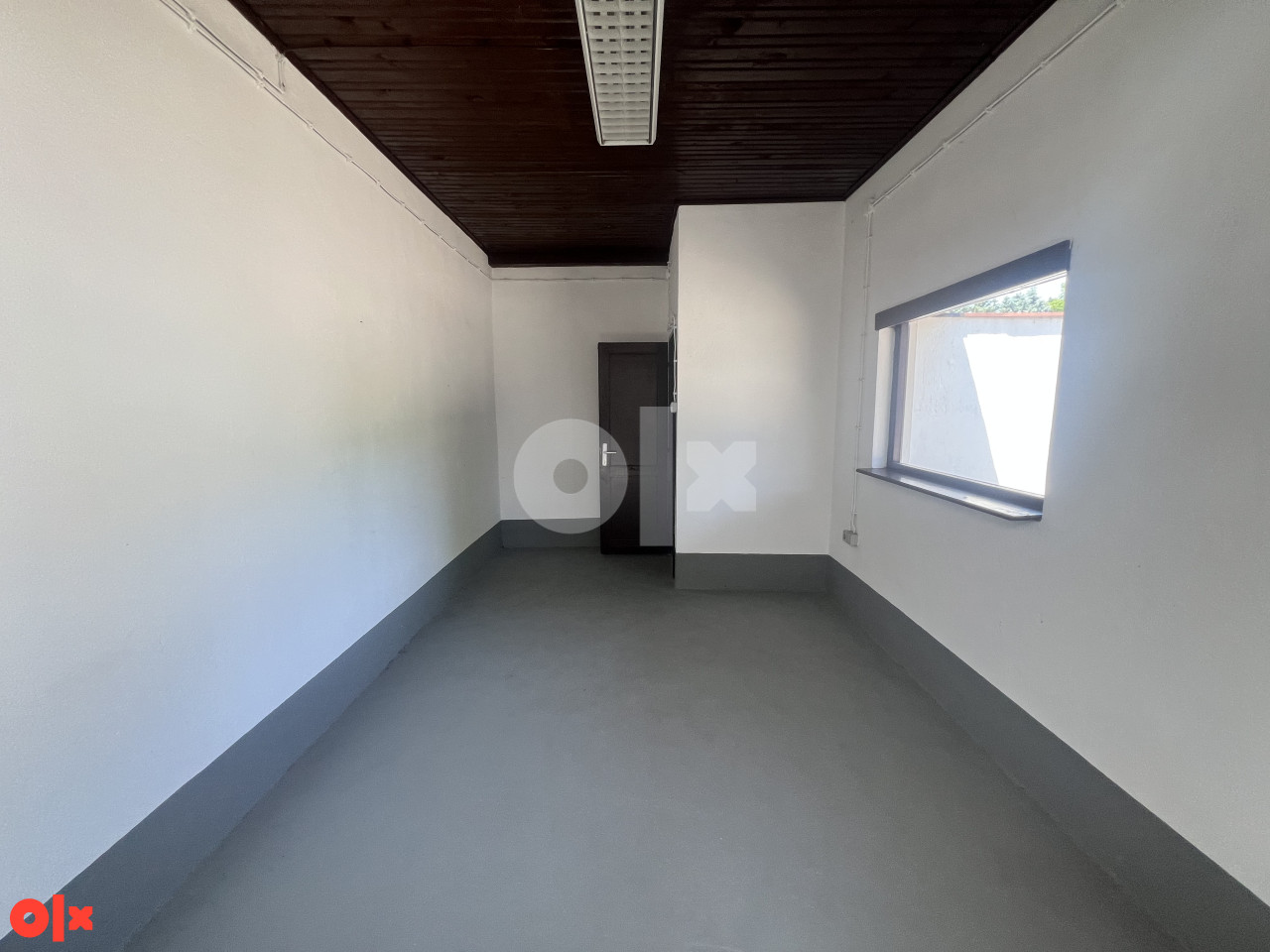 vila pored rijeke sa poslovnim prostorima visoko 3