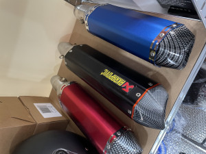 Auspuh motor izduv akrapovic
