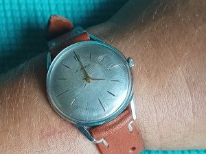 stari ruski vintage mehanički muški ručni sat kirovskie kirovski