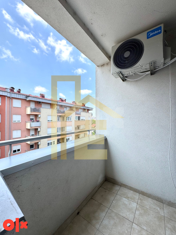 Iznajmljujemo dvosoban stan kod TC Tropic 10