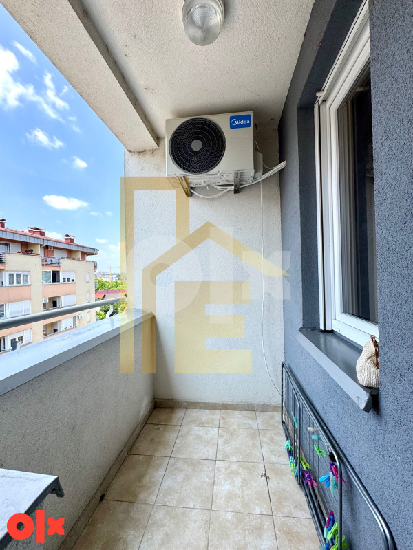 Iznajmljujemo dvosoban stan kod TC Tropic 11