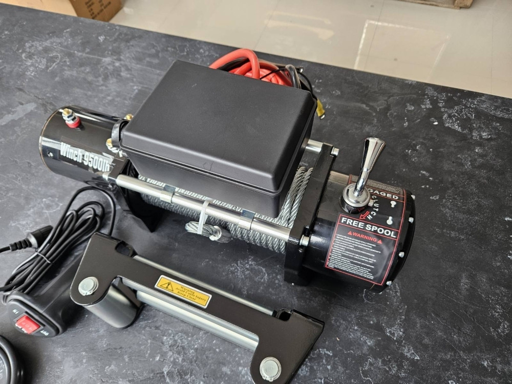 VITLO CEKRK 9500LB 4.3 T ZA DZIPA SA DALJINSKIM
