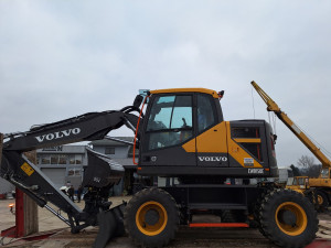 Volvo bager točkaš EWR150 (16.5 tona)