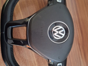 GOLF 7  KOZNI VOLAN SA KOMANDAMA I AIRBAGOM