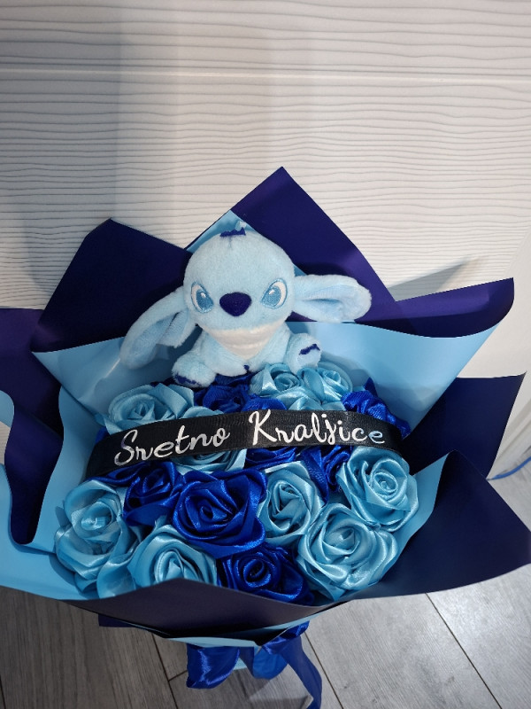 POKLON BUKET RUZA NATPIS PO ZELJI + STITCH