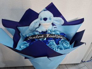 POKLON BUKET RUZA NATPIS PO ZELJI + STITCH