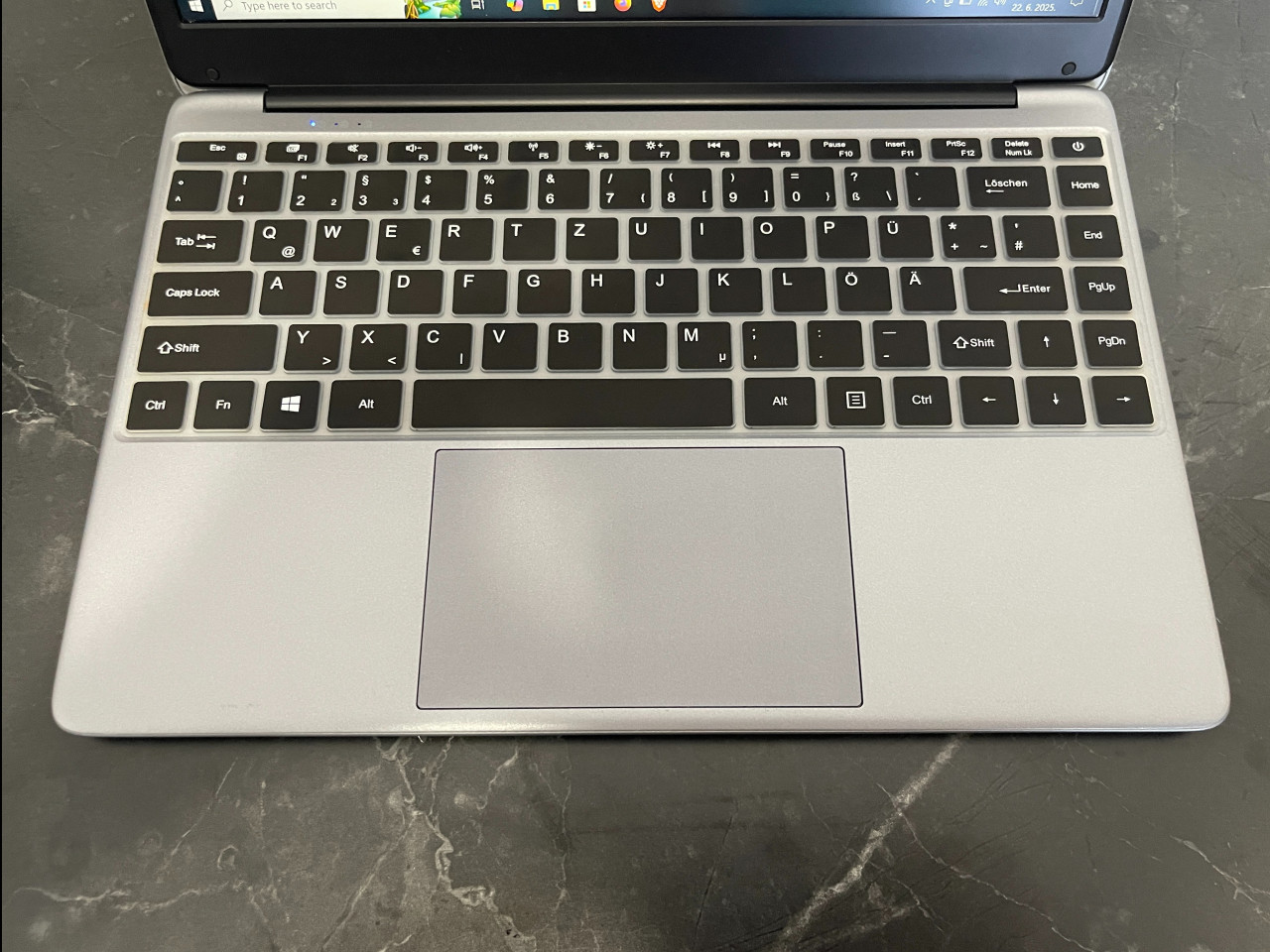 Chuwi HeroBook CWI514 x5-E8000 / 4GB / 64GB / 8h