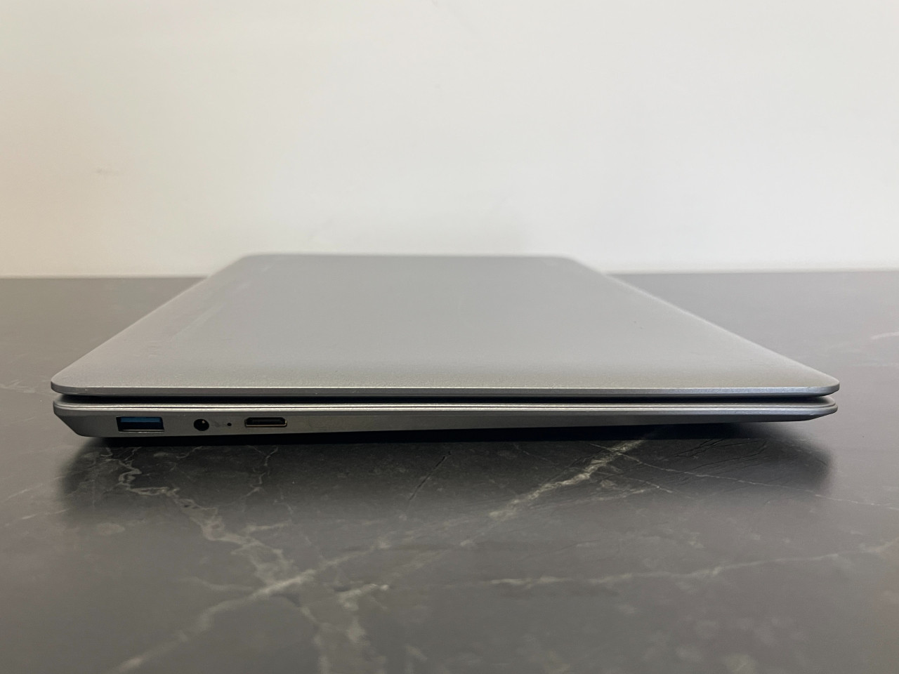 Chuwi HeroBook CWI514 x5-E8000 / 4GB / 64GB / 8h