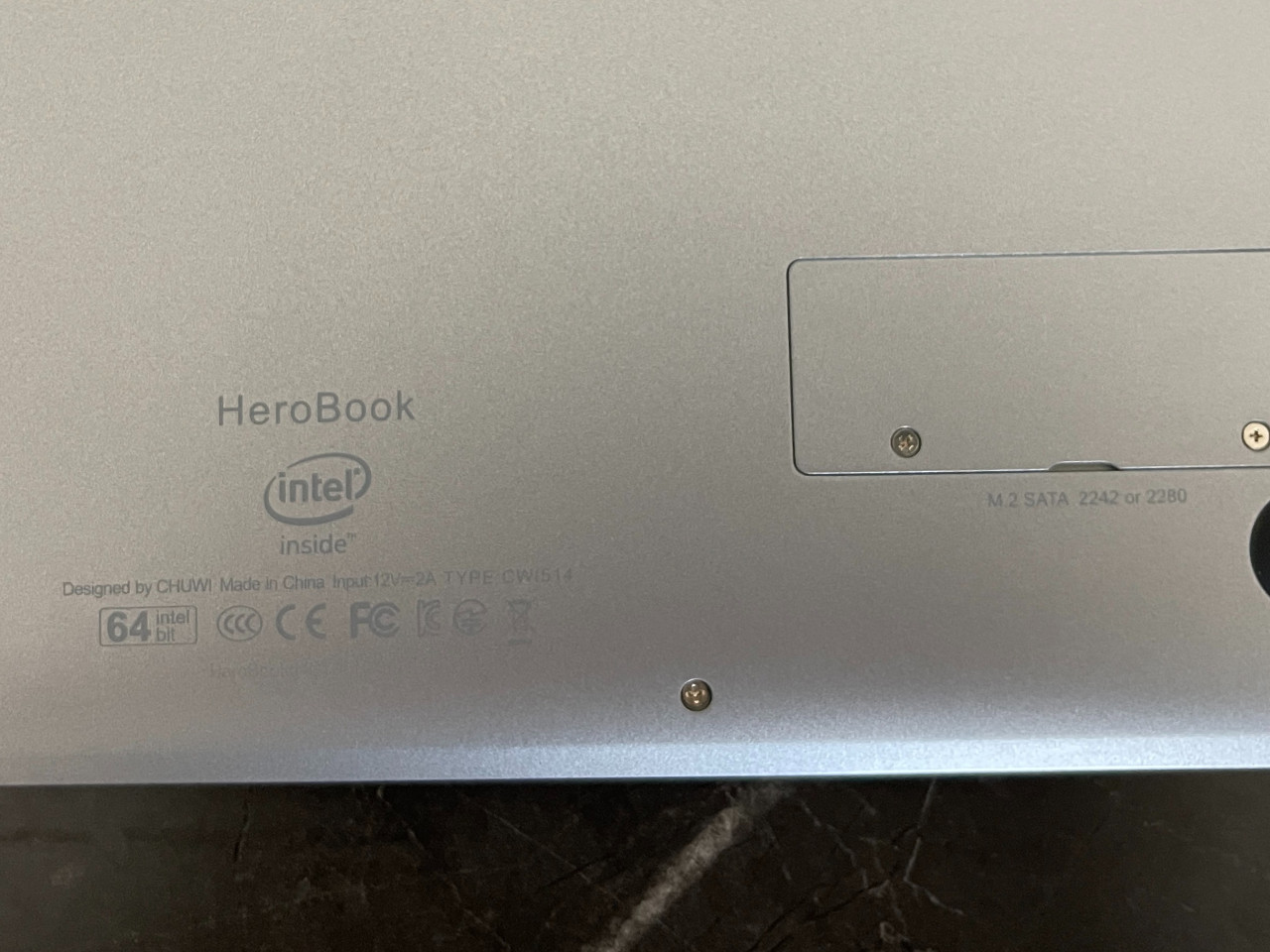 Chuwi HeroBook CWI514 x5-E8000 / 4GB / 64GB / 8h