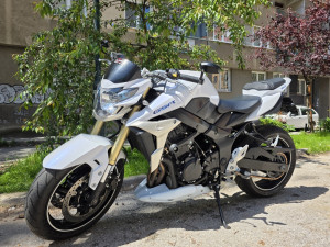 SUZUKI GSR 750 NOVE GUME MICHELIN ROAD 6