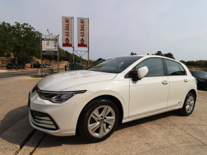 VW Golf VIII 2.0 TDI DSG7 Business FULL-LED VIRTUAL ACC Kamera