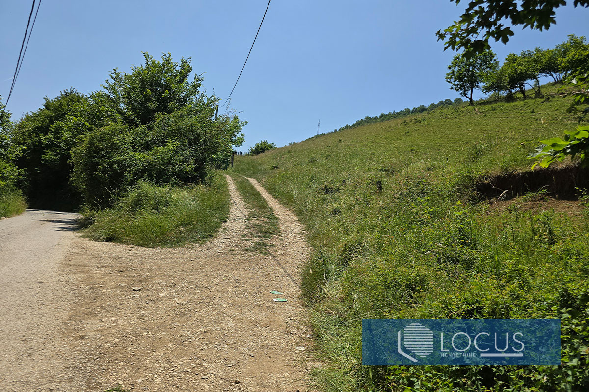 LOCUS: Zemljište površine 47.849m2, Nahorevo, Centar 2