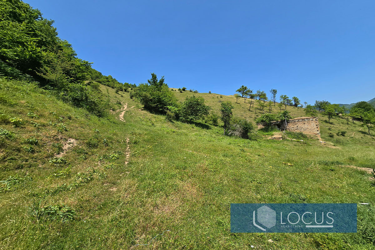 LOCUS: Zemljište površine 47.849m2, Nahorevo, Centar 4