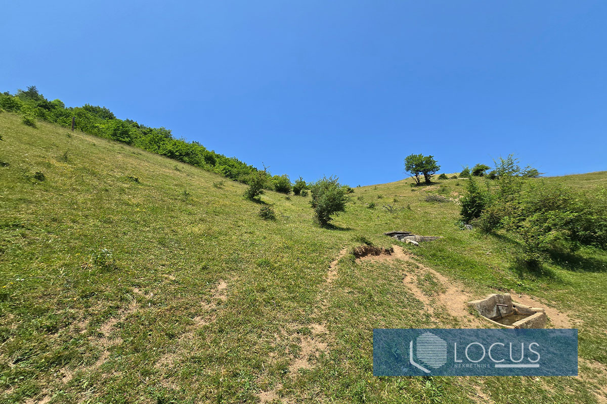 LOCUS: Zemljište površine 47.849m2, Nahorevo, Centar 6