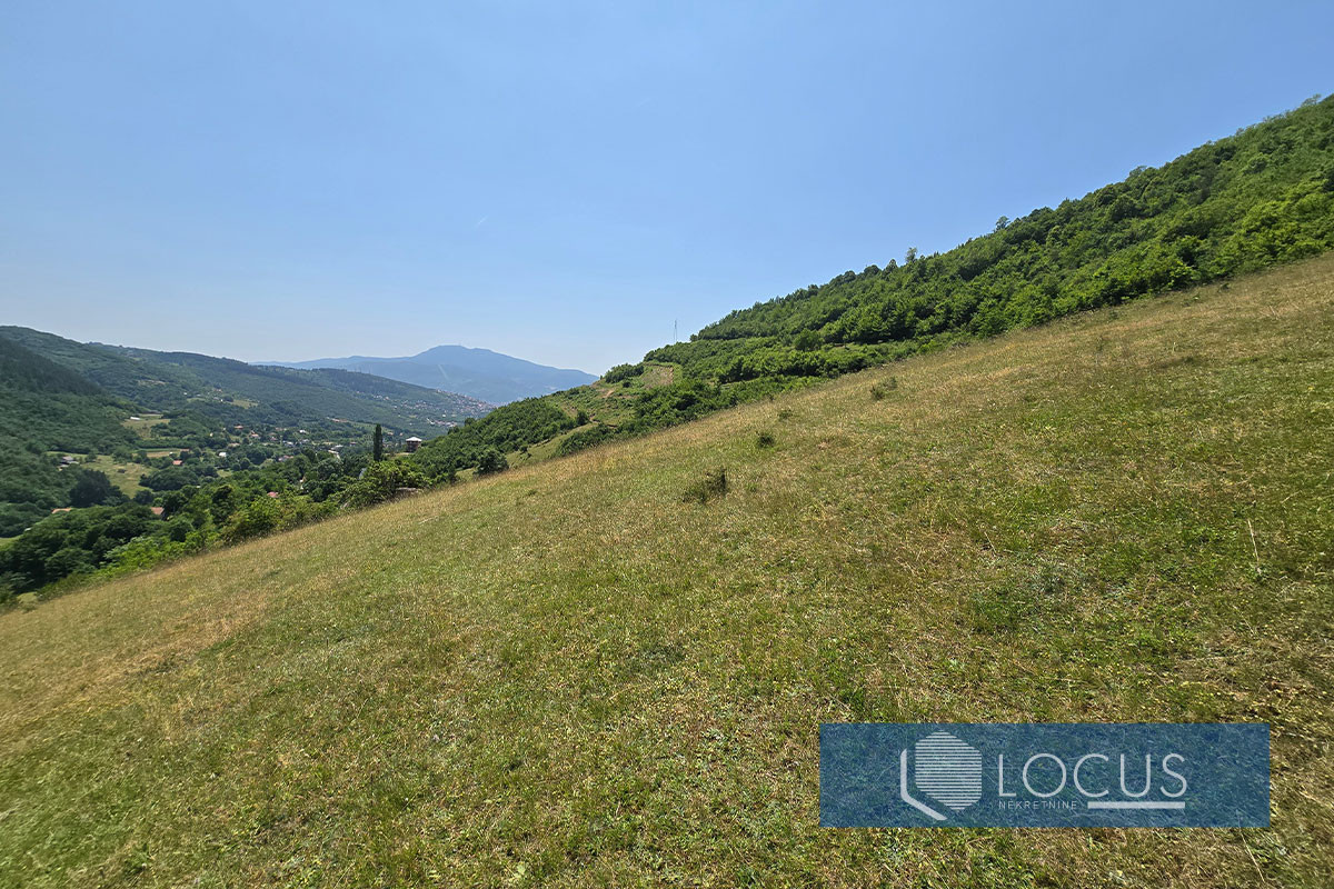 LOCUS: Zemljište površine 47.849m2, Nahorevo, Centar 8