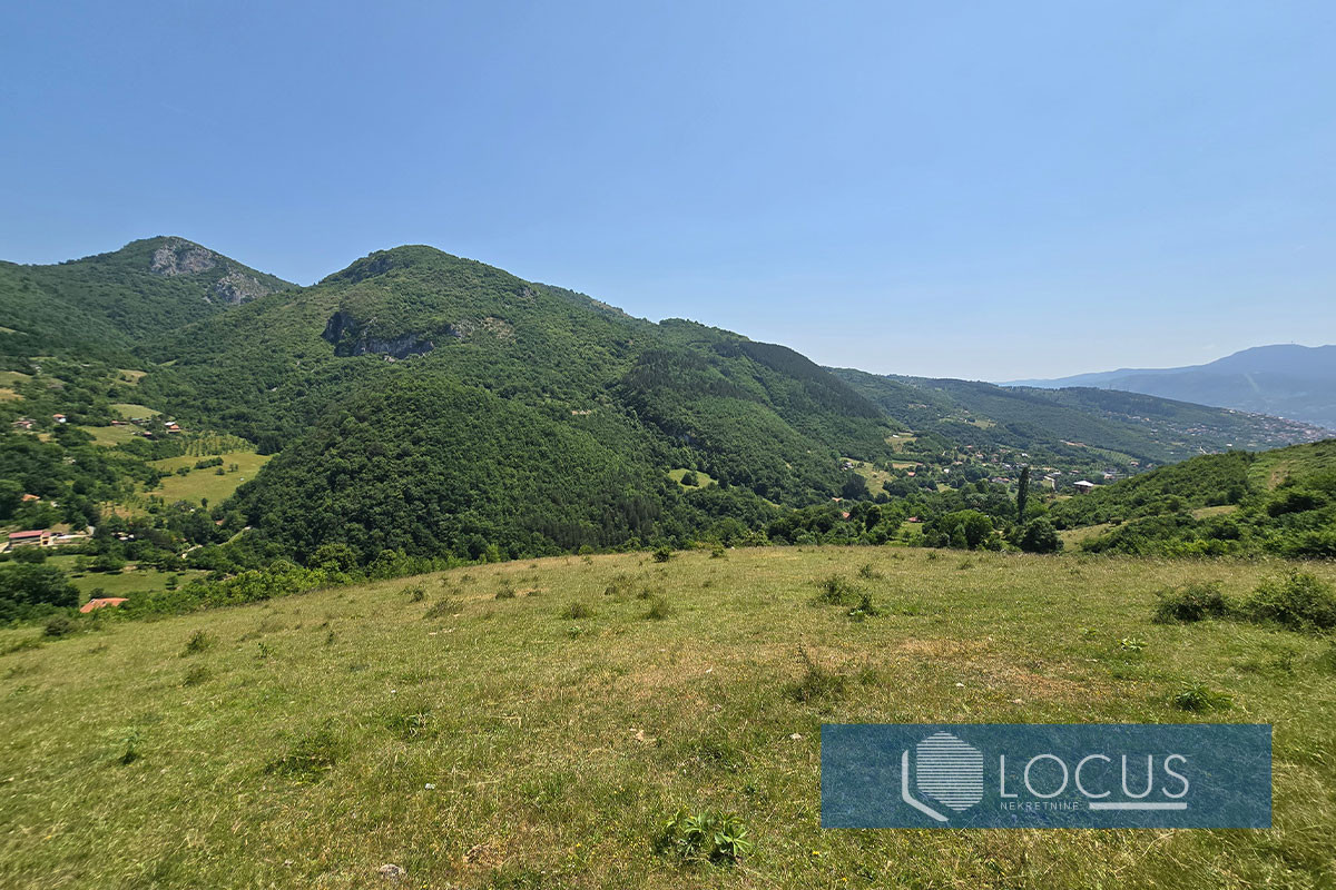 LOCUS: Zemljište površine 47.849m2, Nahorevo, Centar 12