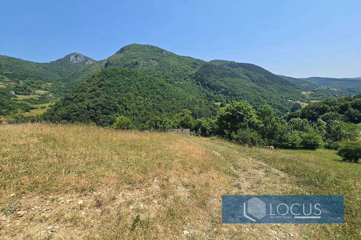 LOCUS: Zemljište površine 47.849m2, Nahorevo, Centar 15