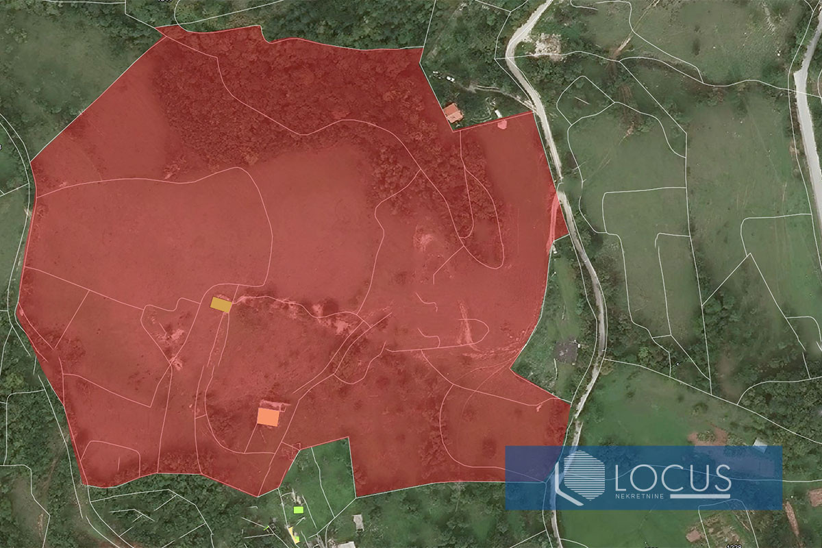 LOCUS: Zemljište površine 47.849m2, Nahorevo, Centar 17