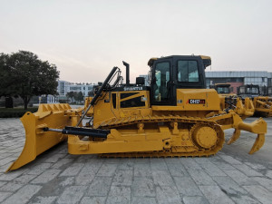 Buldozer SHANTUI DH17-C3 USKORO NA STANJU