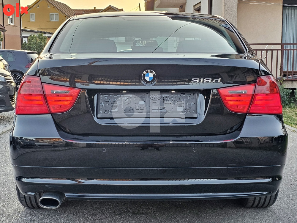 BMW E90 318d Automatik FACELIFT // Prvi vlasnik // Servisna