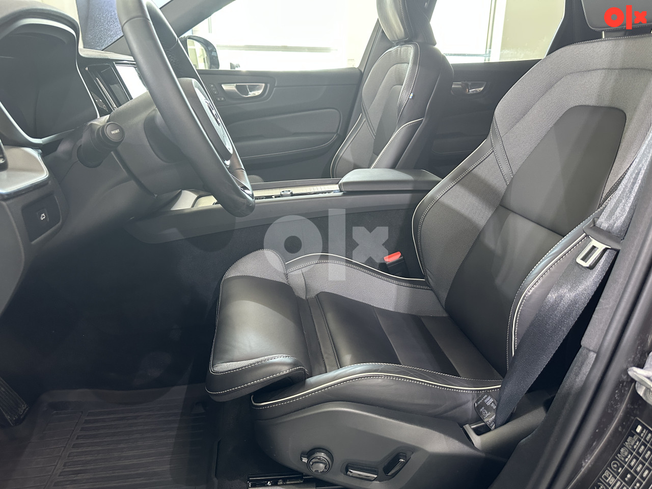 Volvo XC60 B4 D AWD PLUS DARK DEMO VOZILO