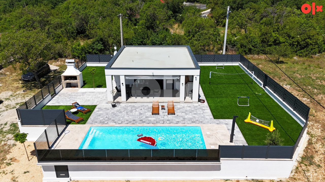 Villa za odmor sa bazenom!!!