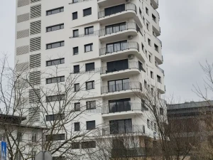Trosoban stan na 6-tom spratu Cazin centar