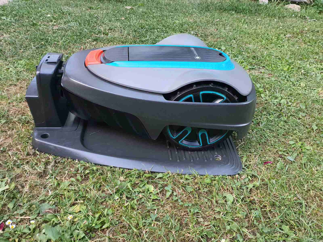 Robot kosilica Gardena Sileno City 300