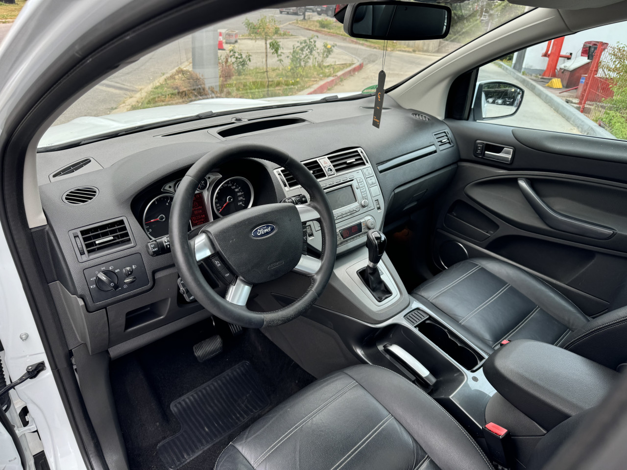 FORD KUGA 2.0 TDCI 4x4*TITANIUM*AUTOMATIK*PANO*KOZA*NAVI*KAMERA