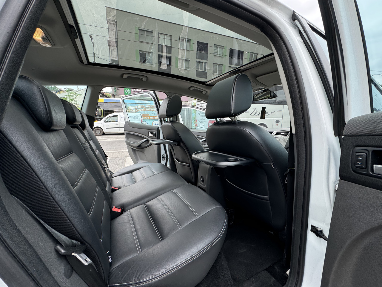 FORD KUGA 2.0 TDCI 4x4*TITANIUM*AUTOMATIK*PANO*KOZA*NAVI*KAMERA