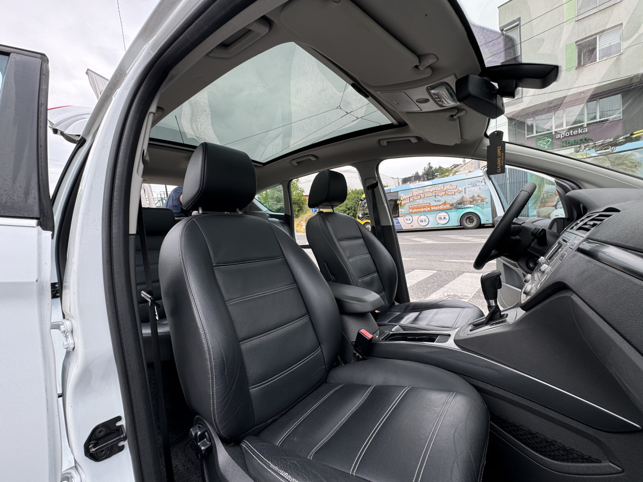 FORD KUGA 2.0 TDCI 4x4*TITANIUM*AUTOMATIK*PANO*KOZA*NAVI*KAMERA