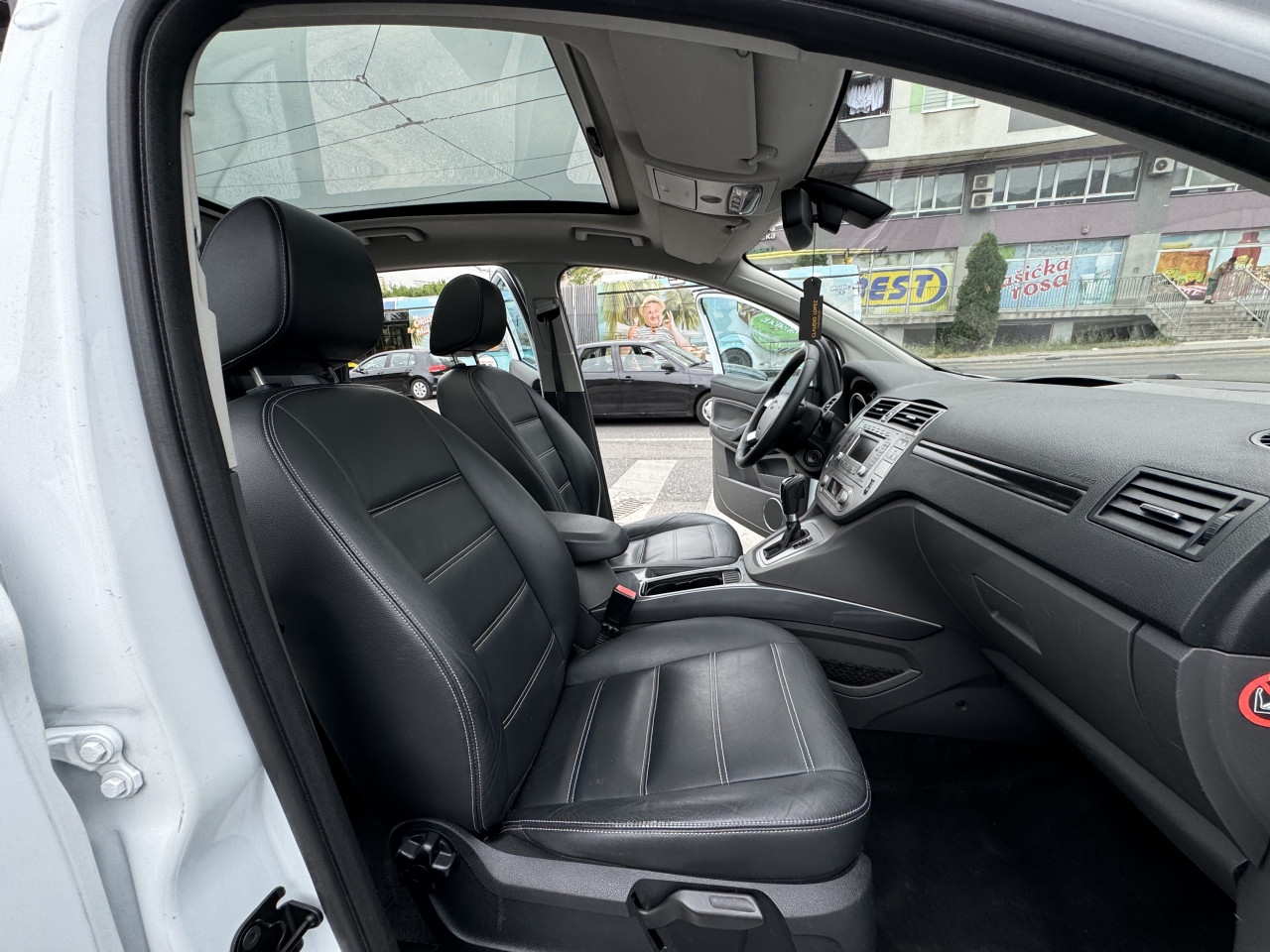 FORD KUGA 2.0 TDCI 4x4*TITANIUM*AUTOMATIK*PANO*KOZA*NAVI*KAMERA