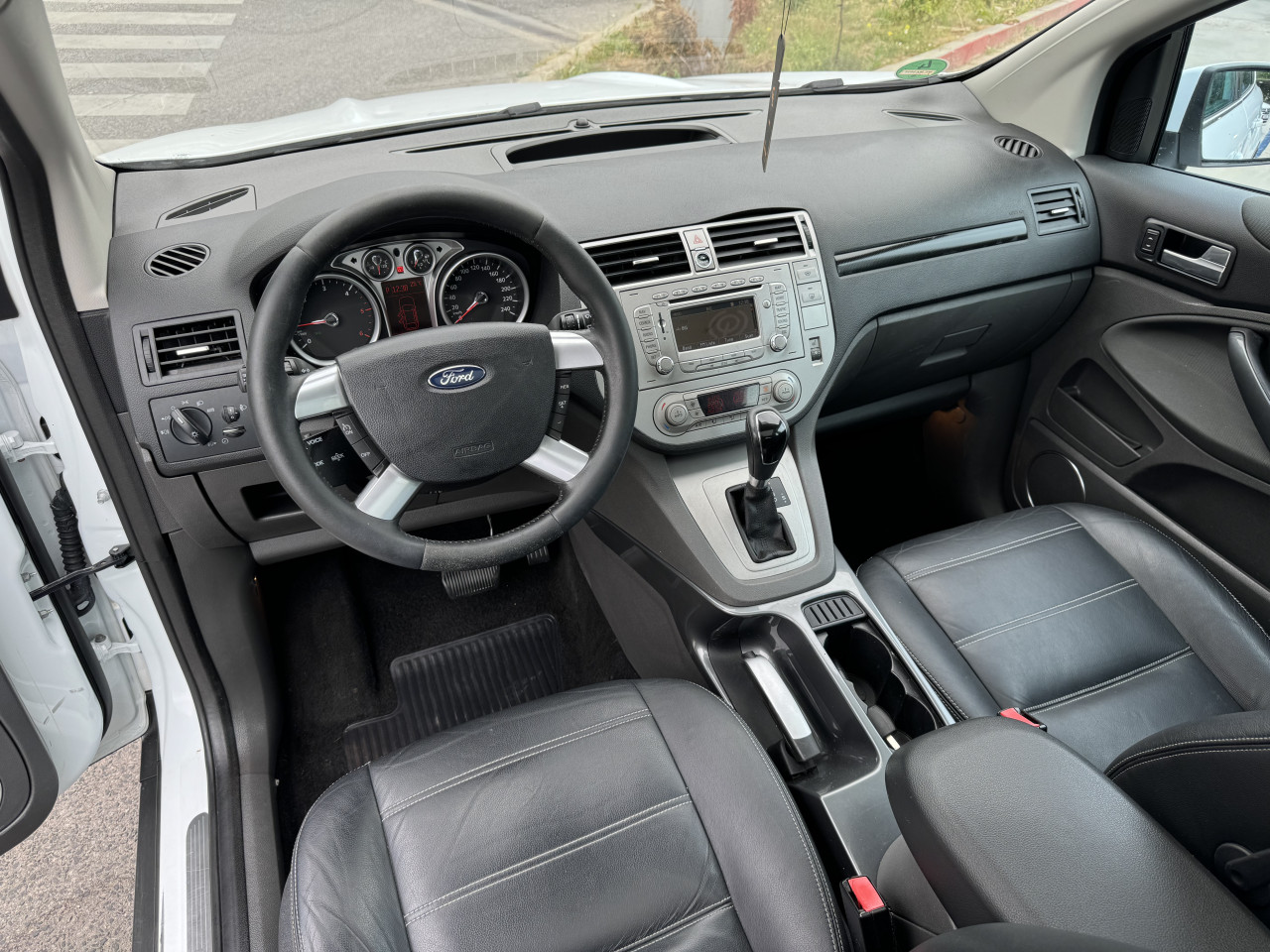 FORD KUGA 2.0 TDCI 4x4*TITANIUM*AUTOMATIK*PANO*KOZA*NAVI*KAMERA