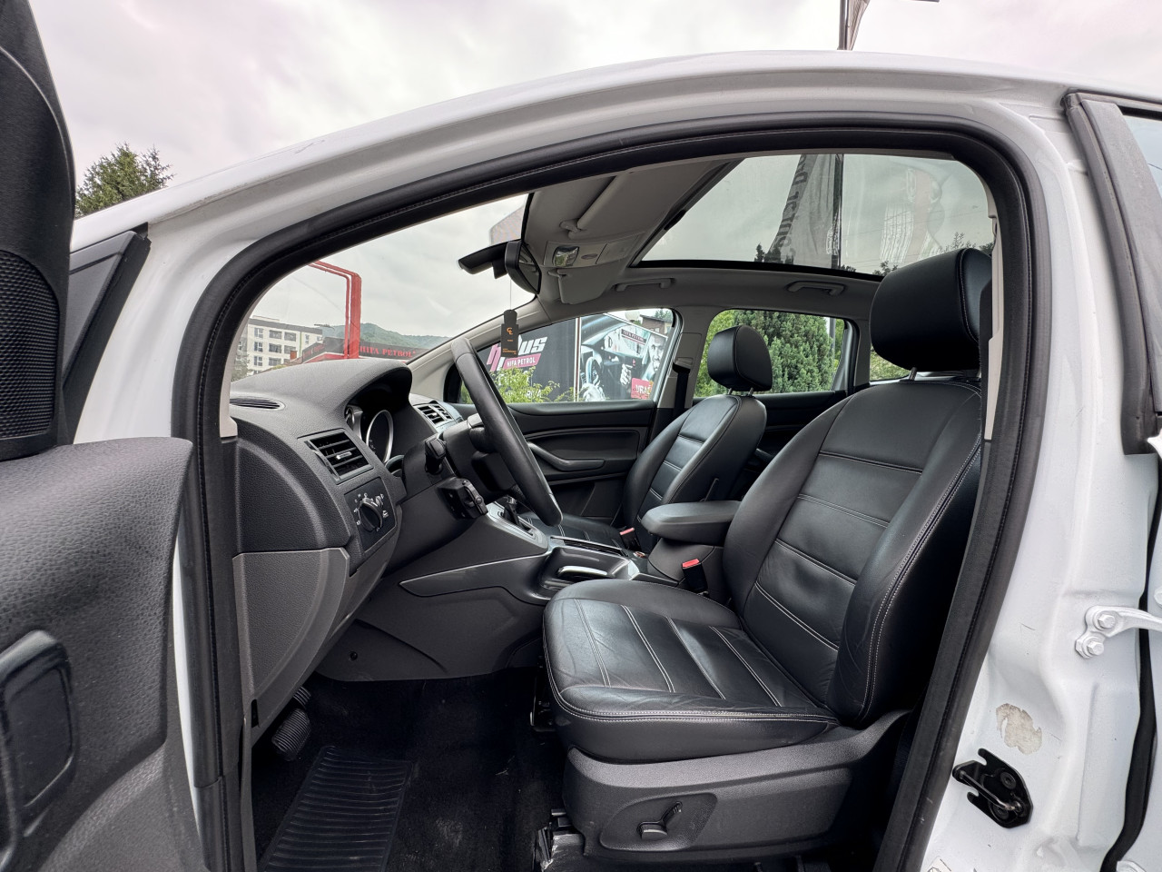 FORD KUGA 2.0 TDCI 4x4*TITANIUM*AUTOMATIK*PANO*KOZA*NAVI*KAMERA