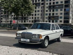Mercedes-Benz W123 240 1984
