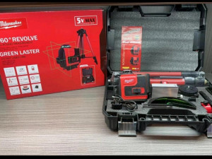 MILWAUKEE LASER NIVELATOR 16 LINIJA+TRONOŽAC ZA NIVELIRANJE