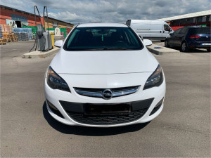 Opel Astra, 2017 godina, 1.6 dizel, limuzina, ekstra stanje