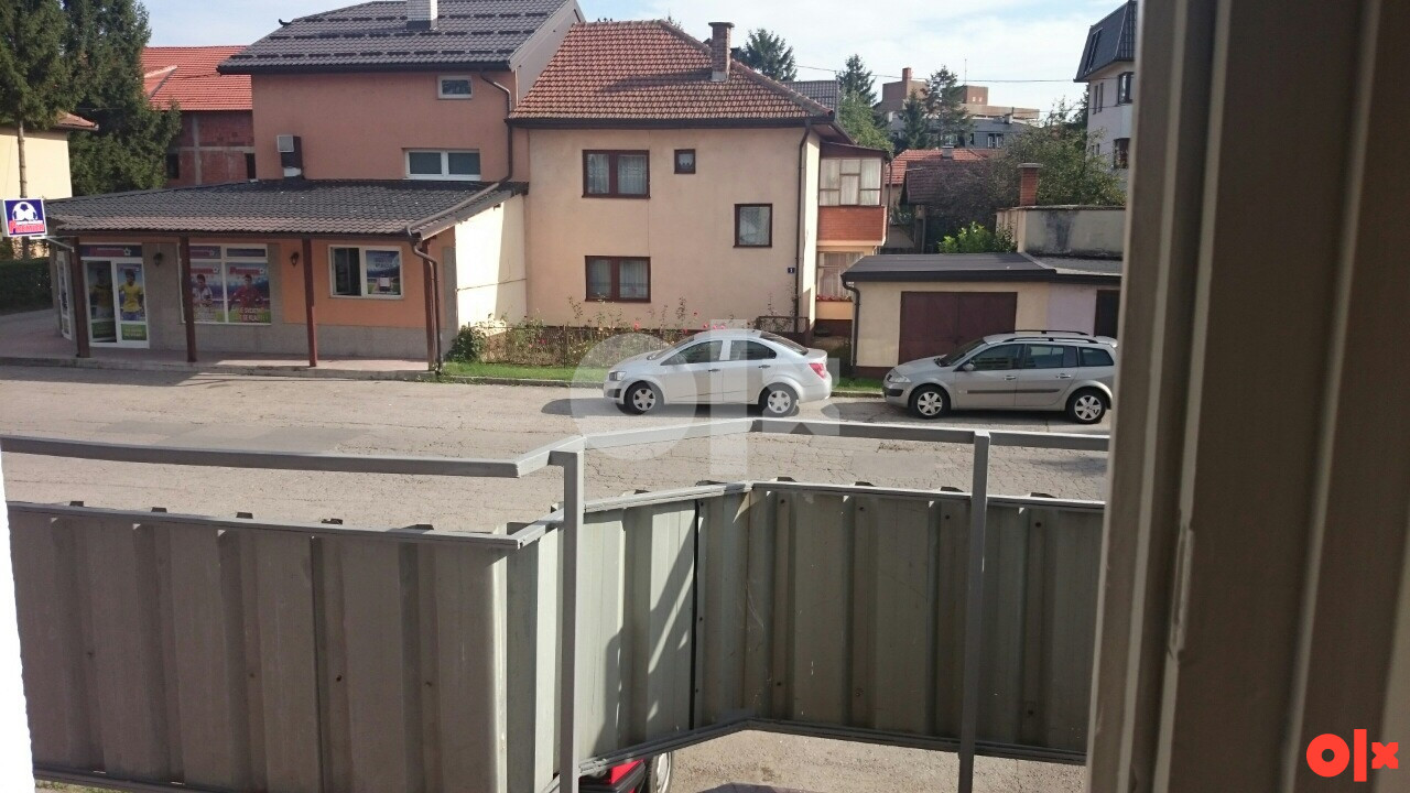 Stan Visoko Naselje Luke 54m2 2