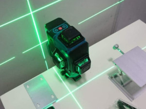 Nivelator MAKITA 4D 16 Sa Tronoscem Gradjevinski Laser Nivelin