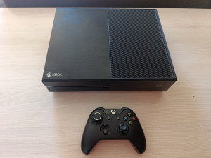 Xbox One 500GB Fortnite Minecraft  FiFA 21
