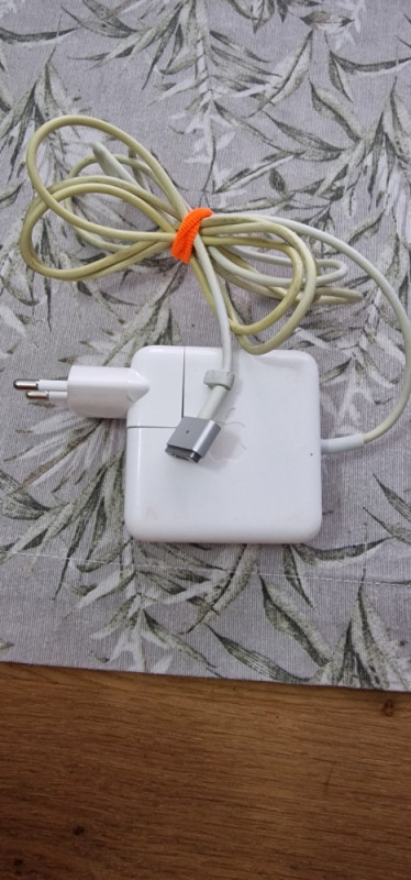 Apple MagSafe 2 45w punjac