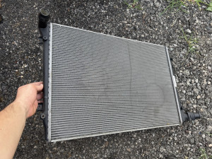 Hladnjak vode 3c0121253ak passat 6 2.0 103kw bmr pasat